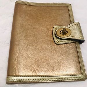 Coach Legacy leather planner:Gold/ turn lock